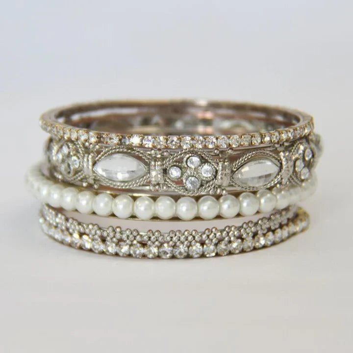 Elegant ringset i vintagestil med pärlor
