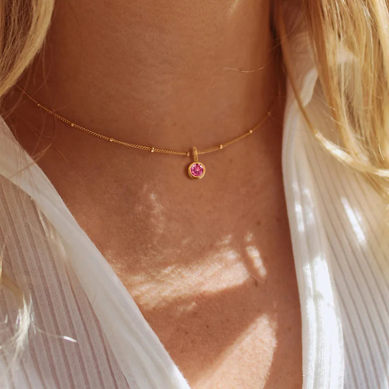 Delikat födelsestenhalsband med pärlchain