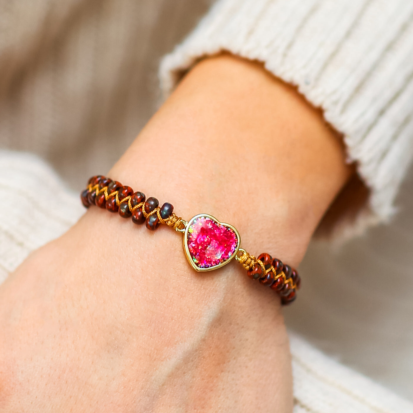 Intens Röd Opal kärleksbeskyddande armband
