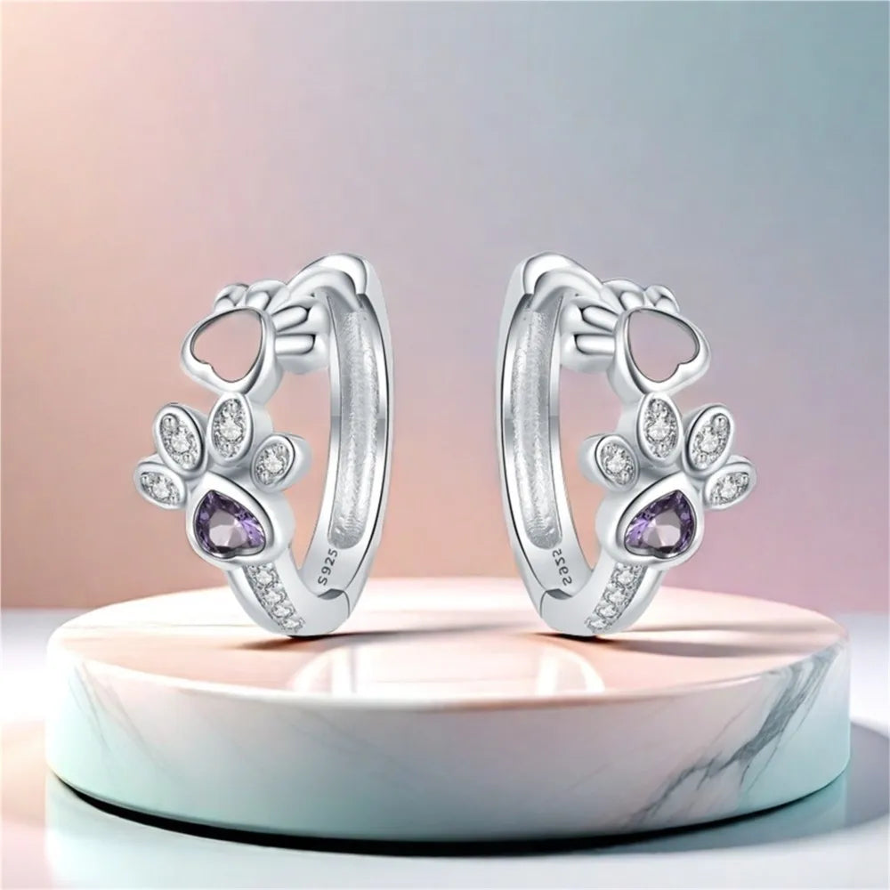 Paw Huggie Örhängen i 925 Sterling Silver – Med Zirkonia och Hjärtsmycke