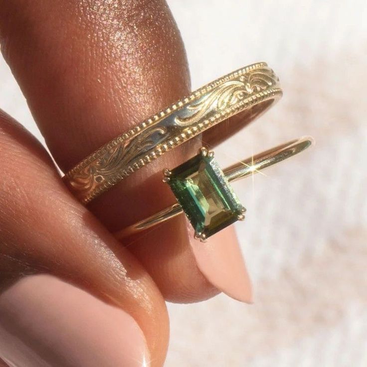 Vintageringset i guld och grönt