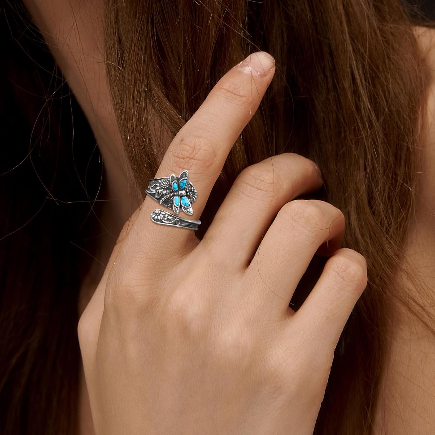 Skedring i sterlingsilver med turkos – lindad vintage boho-ring med trollslända