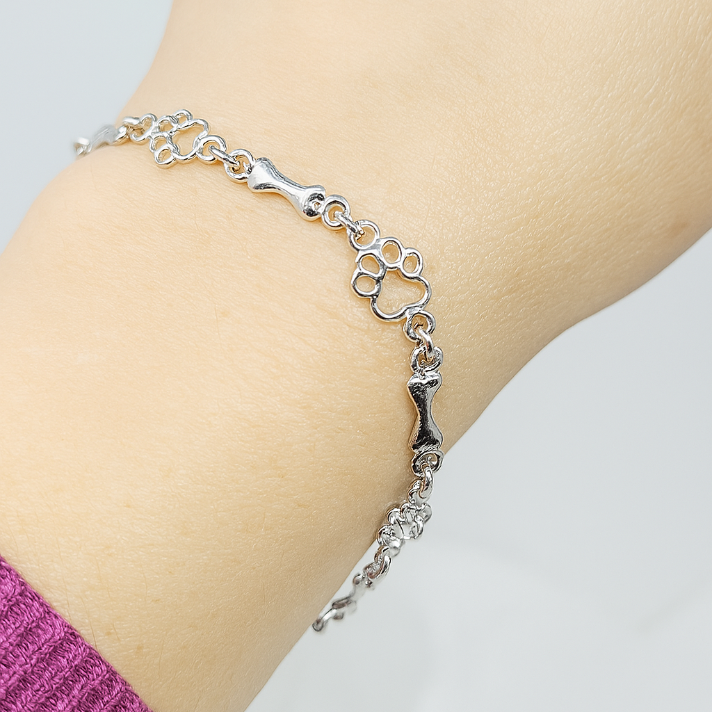 Begränsad upplaga Ren Silver Hund Tass och Ben Berlocker Armband