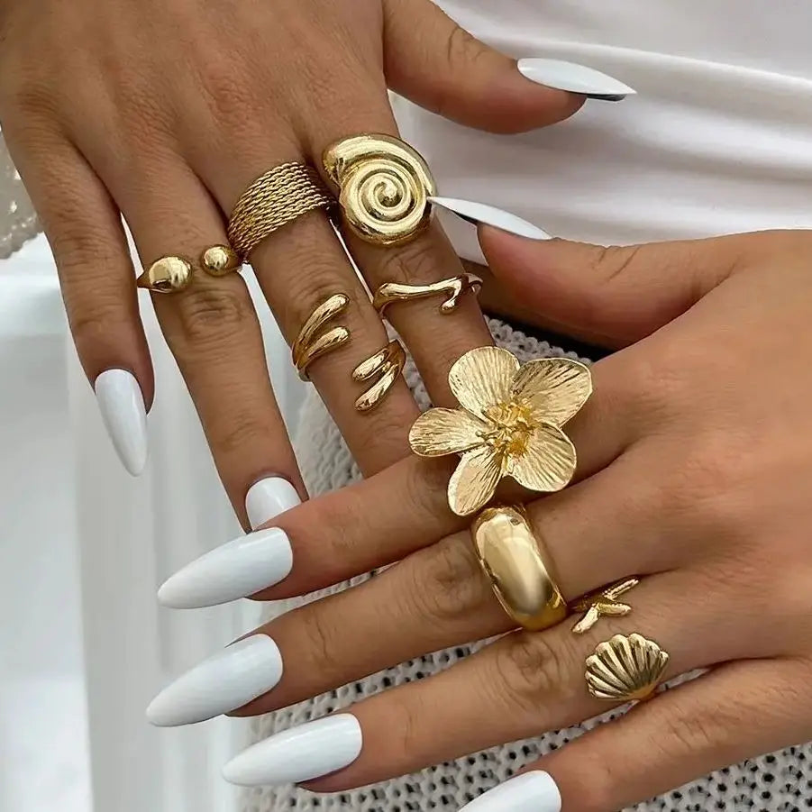 Ringkollektion i vintagestil med blomblad