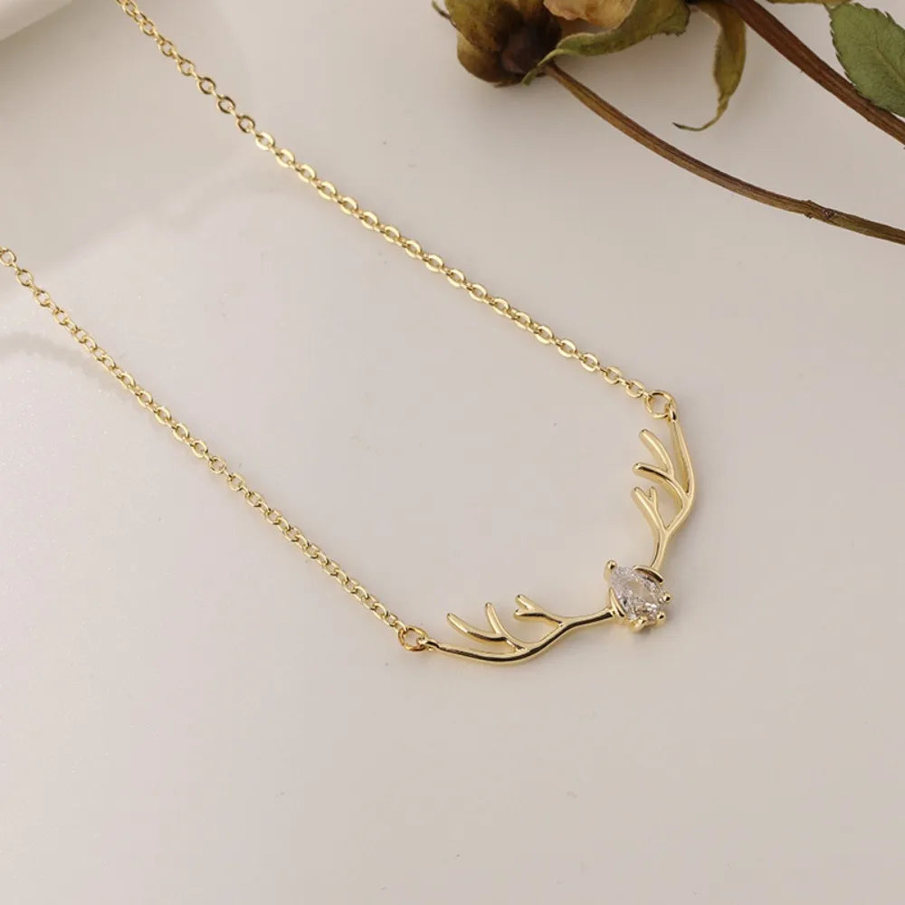 Halsband med Hjortskinn och Delikat Hjärta Charm