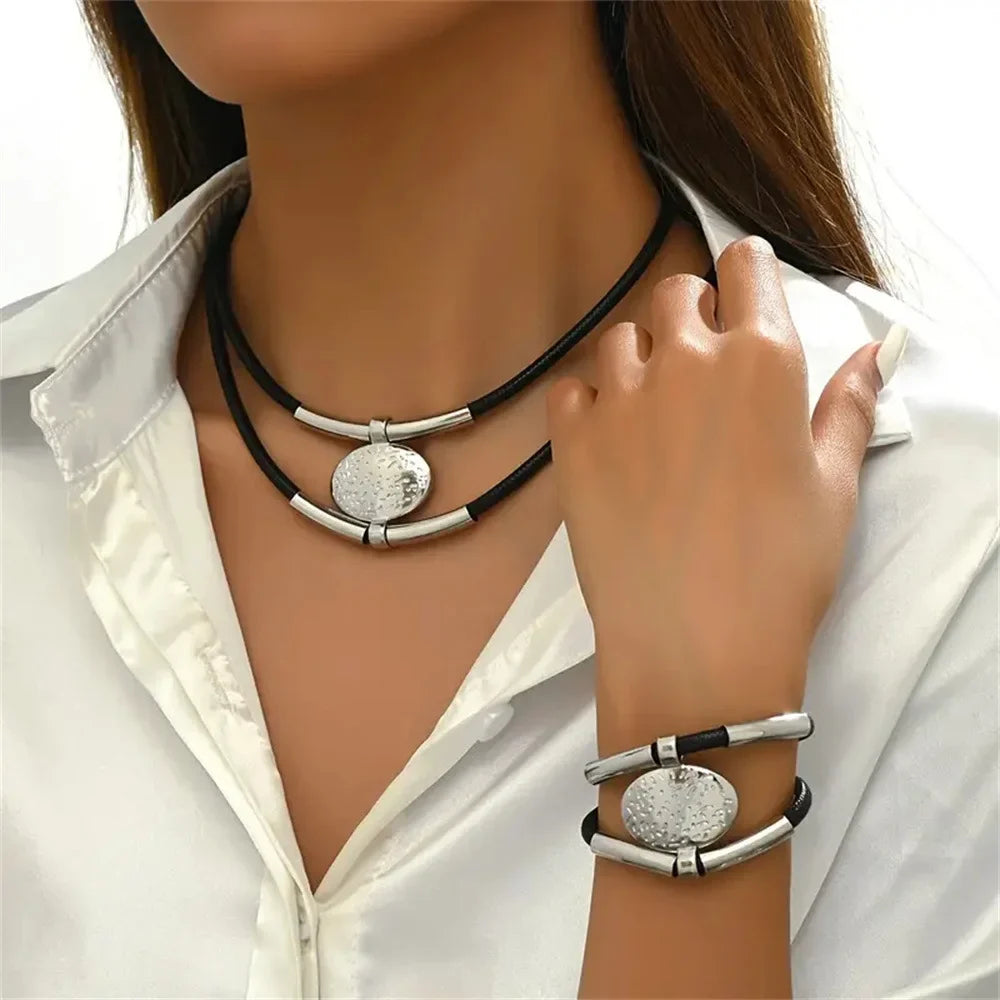 Tidlös Lagerhalsband & Armband Set
