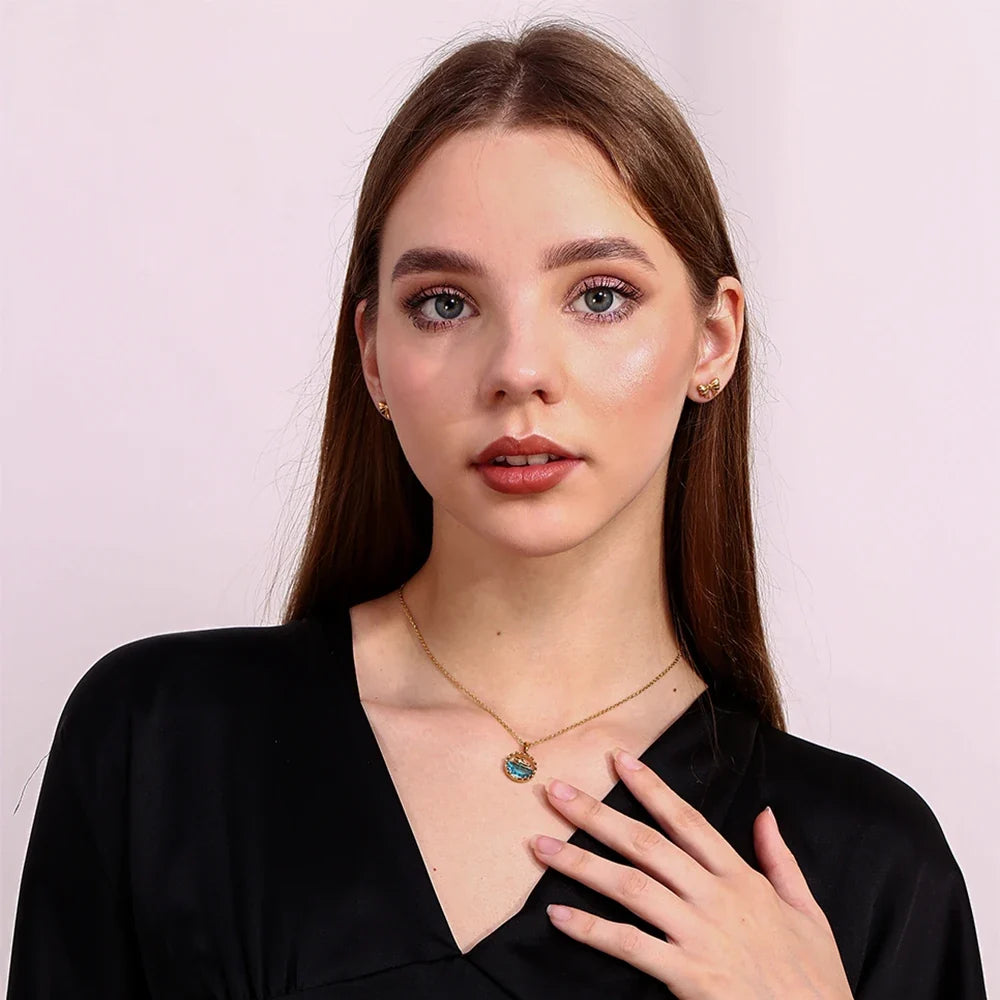 Blå Havsvallpendant Halsband