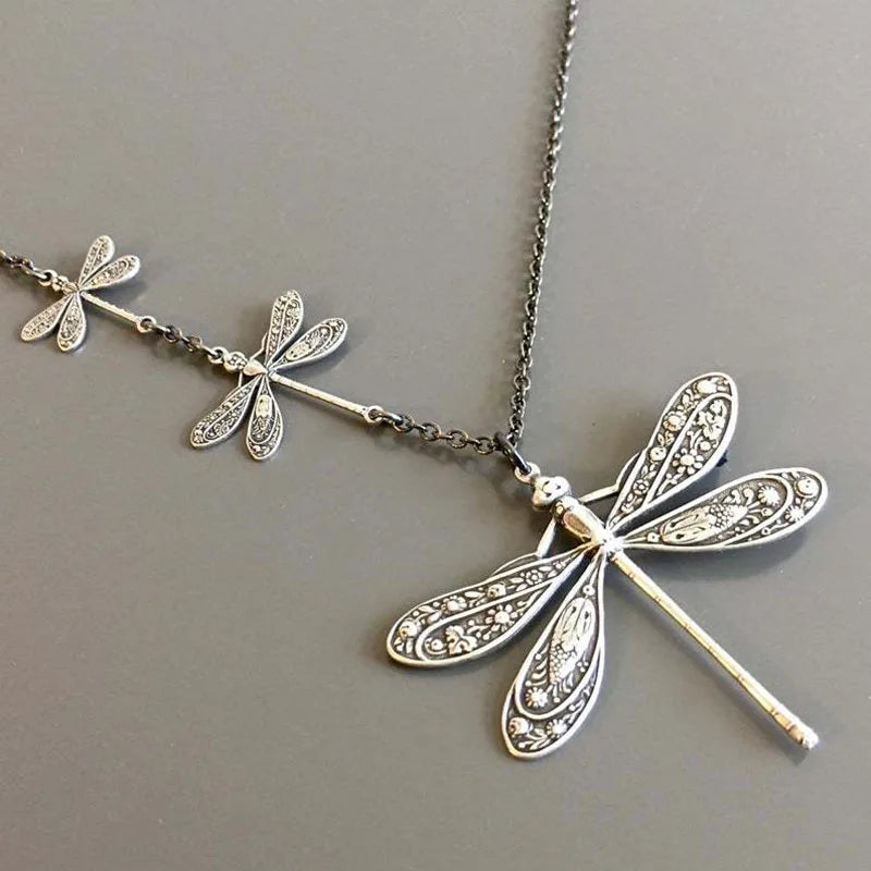 Vintage Trollslända Halsband – Symbol för Förändring, Ljus & Frihet