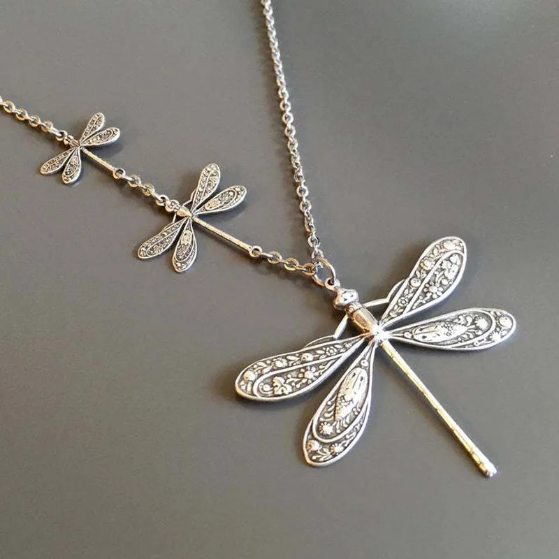 Vintage Trollslända Halsband – Symbol för Förändring, Ljus & Frihet