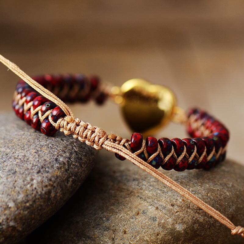 Intens Röd Opal kärleksbeskyddande armband