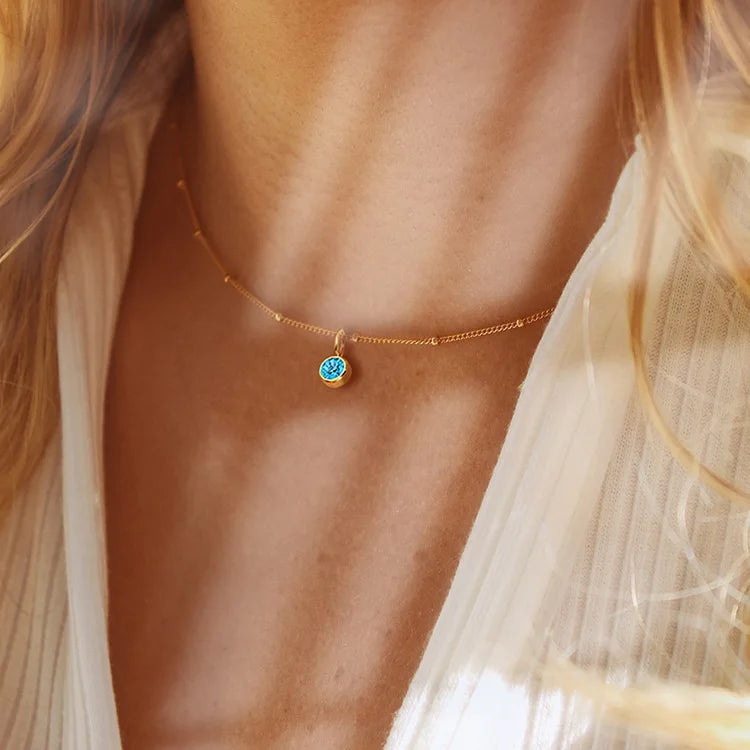 Delikat födelsestenhalsband med pärlchain