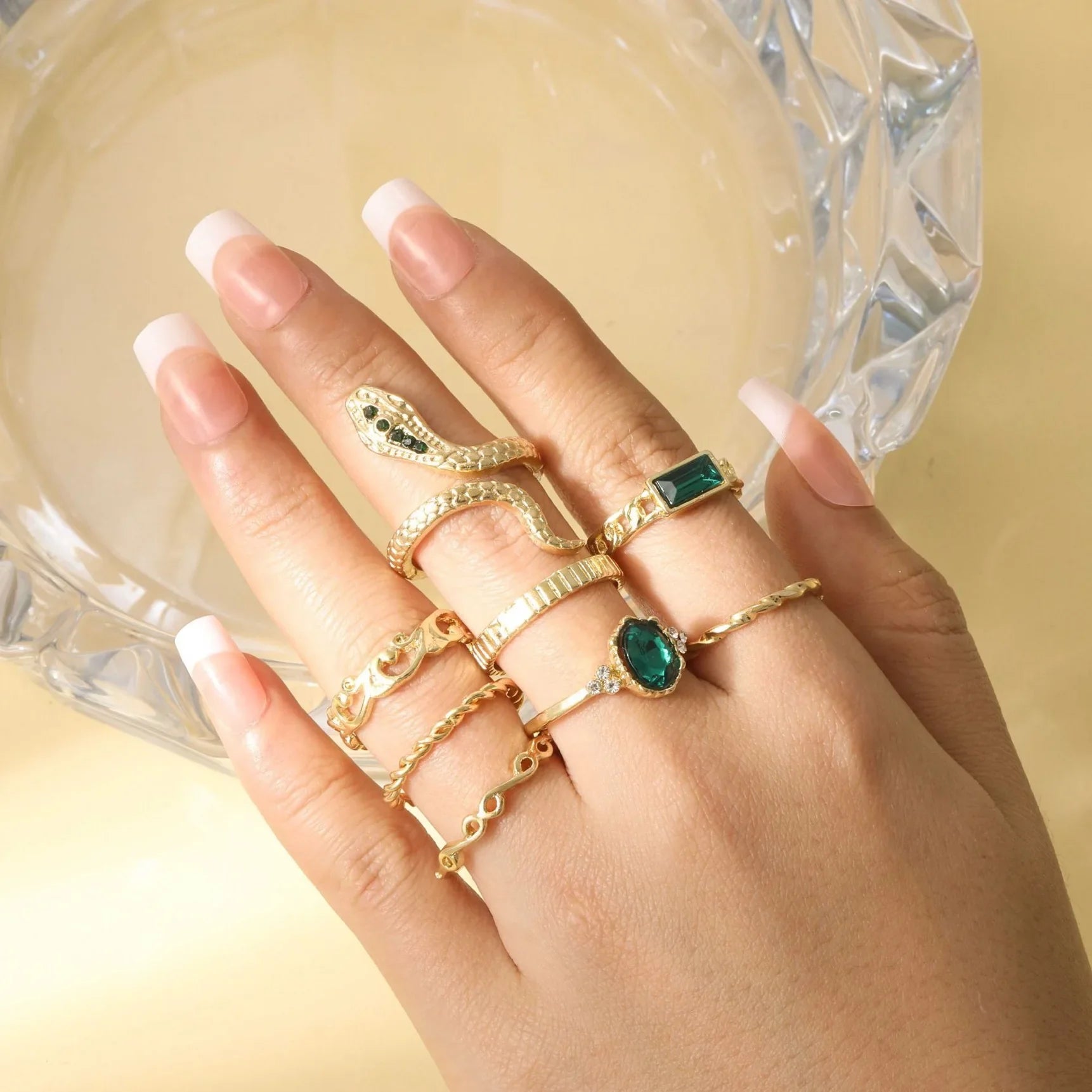 Ringkollektion – ormens omfamning