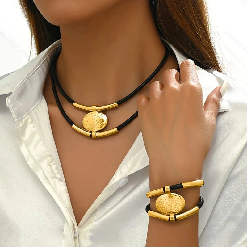 Tidlös Lagerhalsband & Armband Set