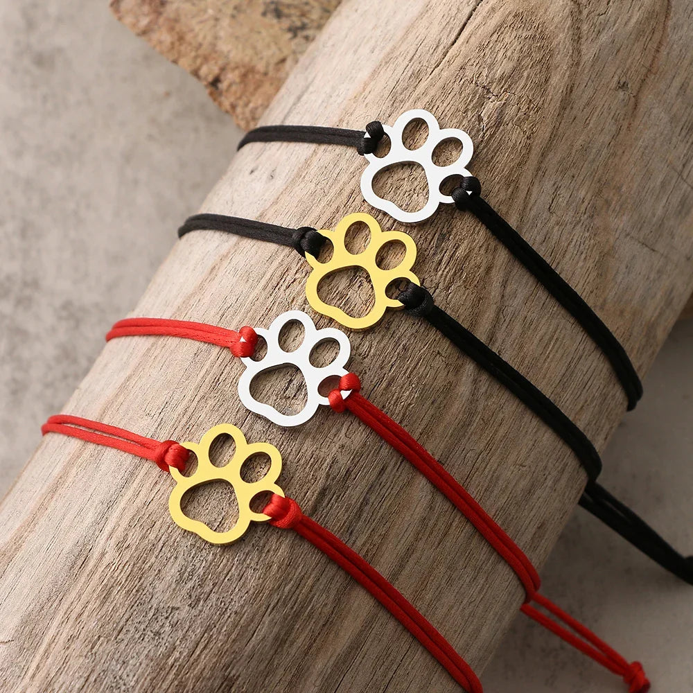 Paw Print Cord Bracelet – Justerbar svart och röd design