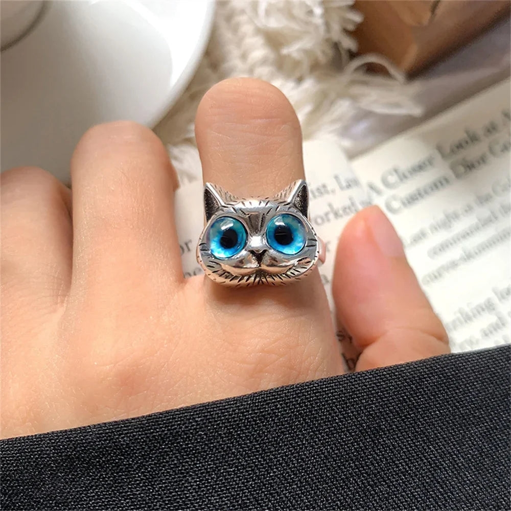 Kattring med blå ögon – lekfull vintage silverring för kattälskare