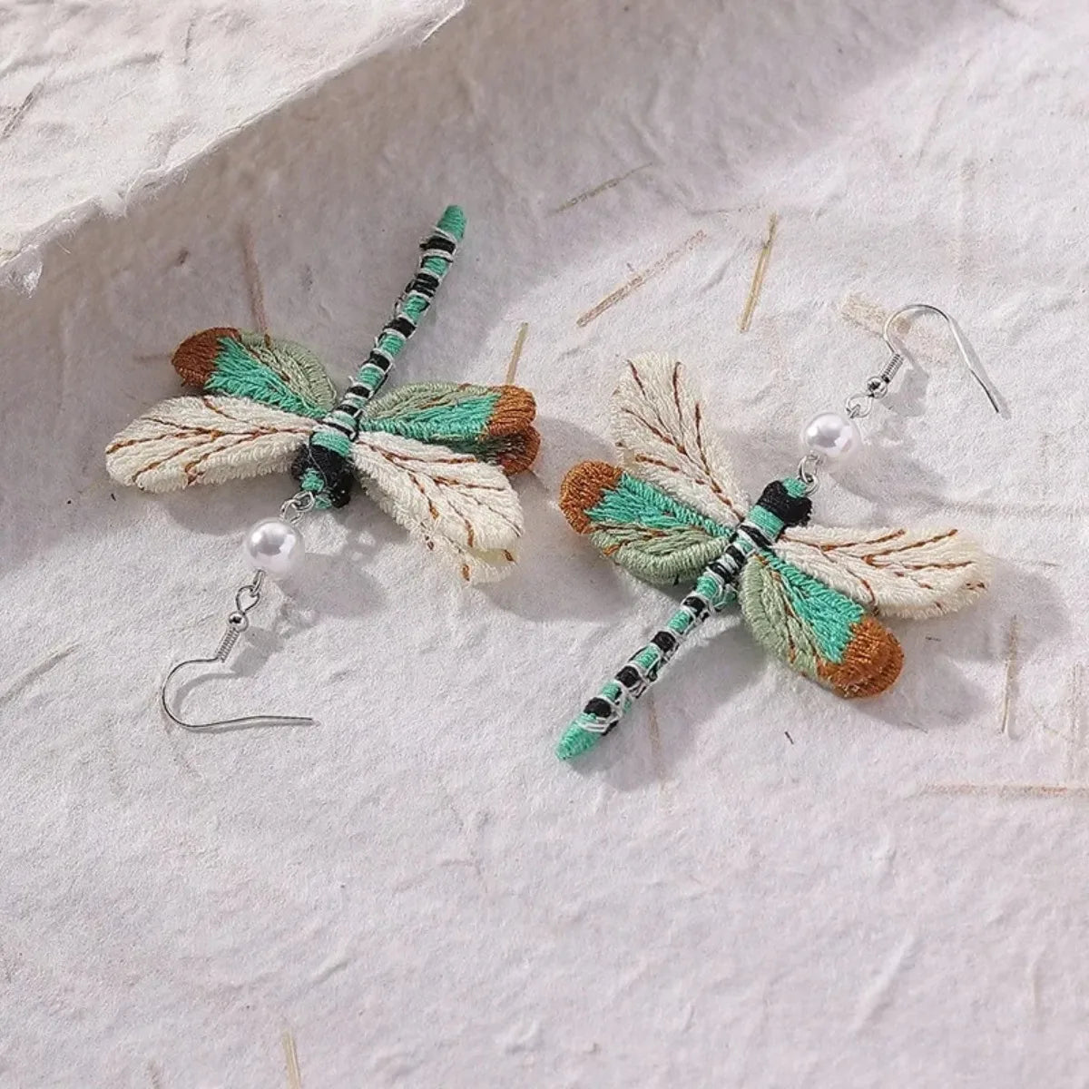 Bohemiska Broderade Trollsländörhängen