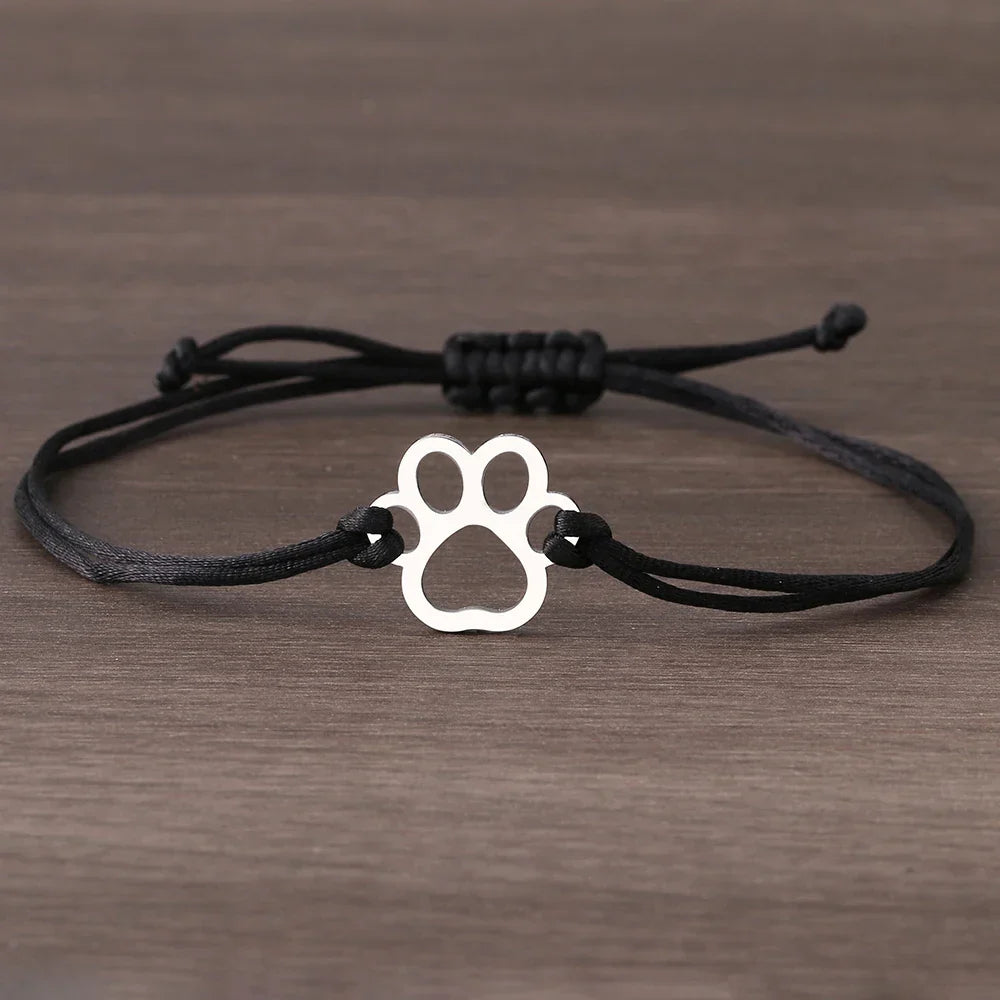 Paw Print Cord Bracelet – Justerbar svart och röd design
