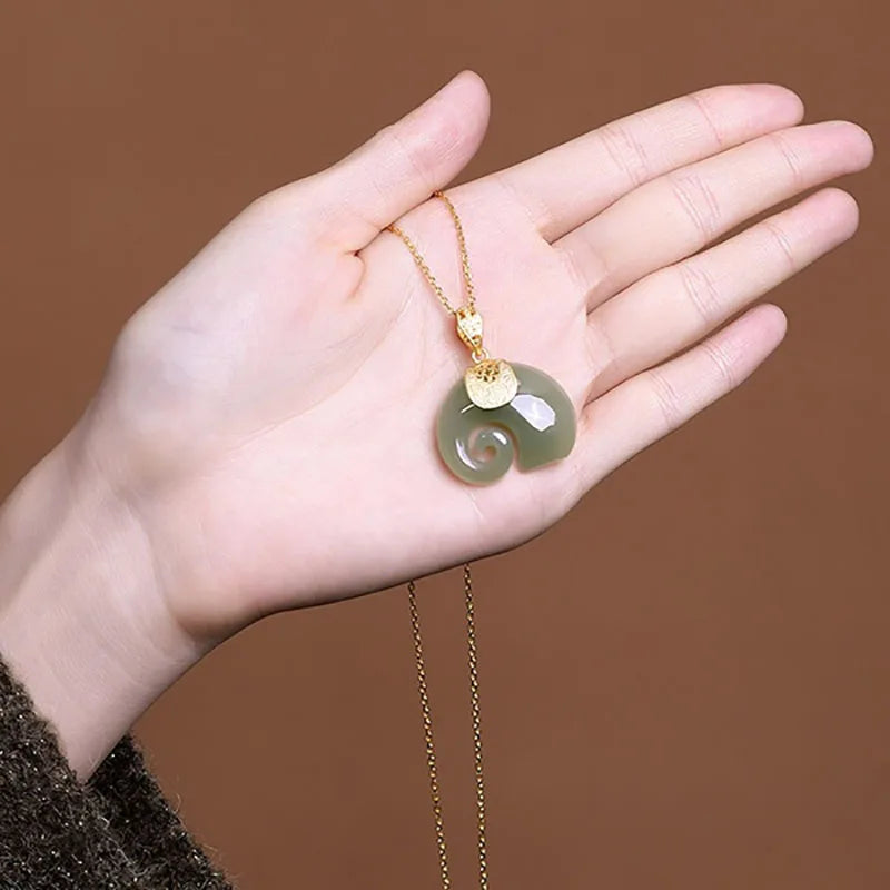 Hetian Jade Elefant Hänge Halsband – 18K Guldpläterad Kedja för Kvinnor