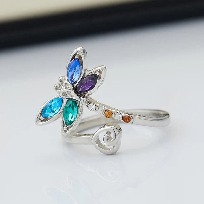 Justerbar ring i vintagestil med trollslända