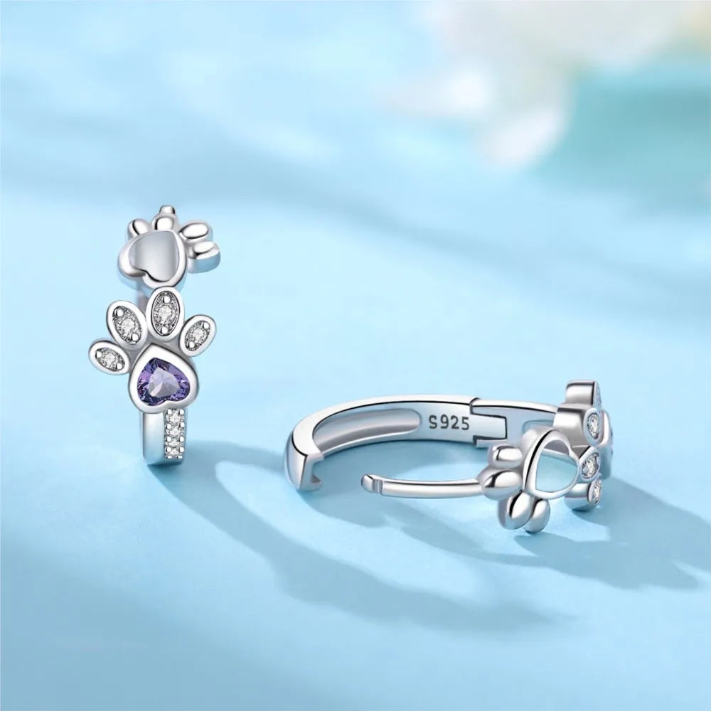 Paw Huggie Örhängen i 925 Sterling Silver – Med Zirkonia och Hjärtsmycke