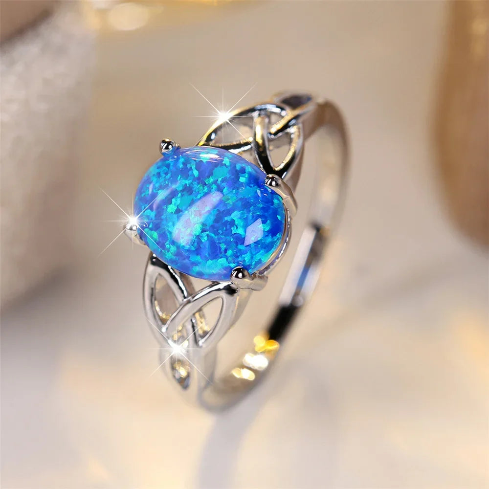 Silverring i vintagestil med blå opal