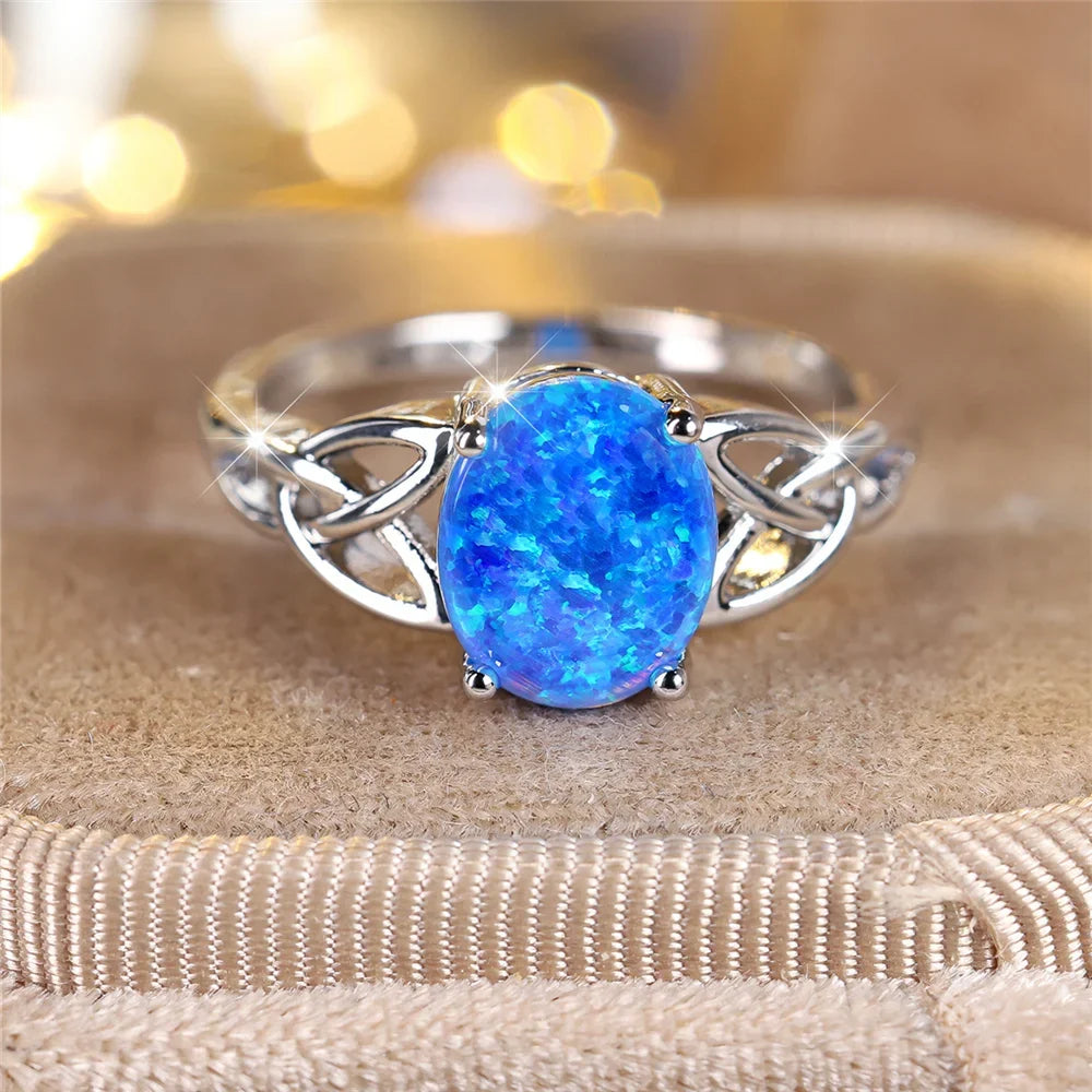 Silverring i vintagestil med blå opal