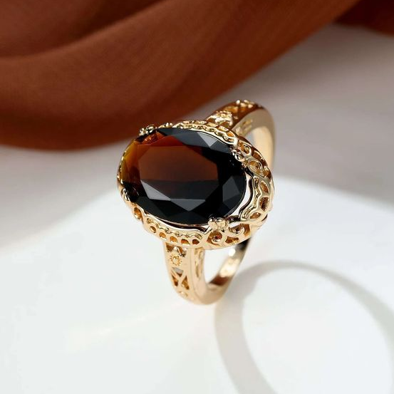 Vintagering med tiger i kristall