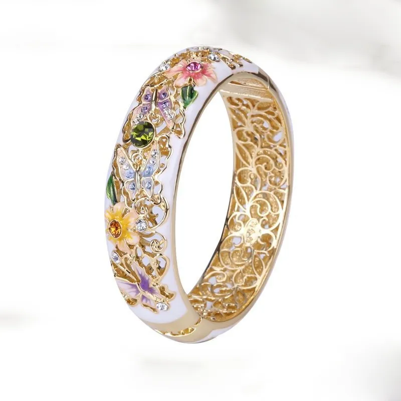 Guldring i vintagestil med naturmotiv