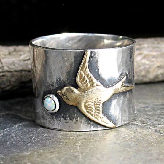 Silverring i vintagestil med kolibri