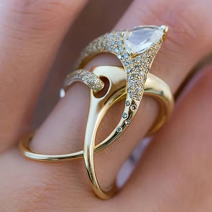 Blank flätad vintage guldring